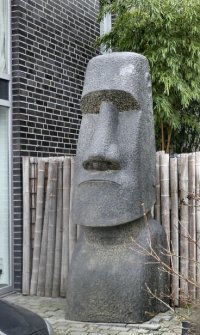 Easter Island statue.jpg