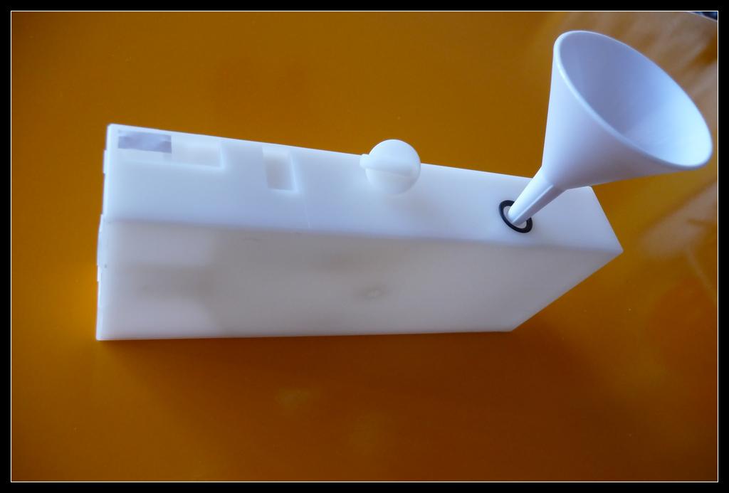 2251_i-refill_with_funnel-brd.jpg
